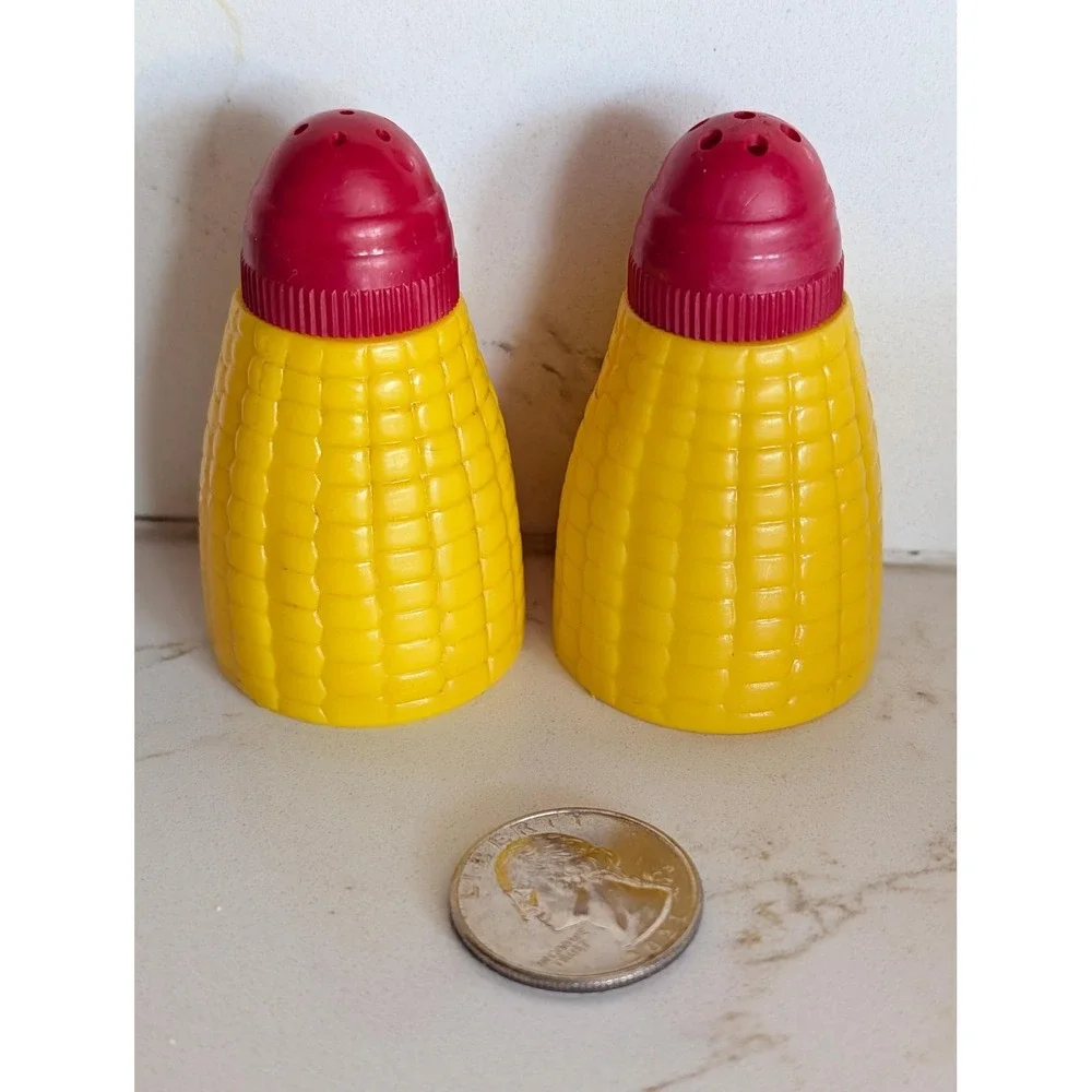 Vintage Lapin Corn on the Cob Salt and Pepper Shakers Plastic Yellow Red USA